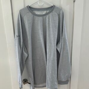 Under Armour Gray Sweatshirt for Versatile Comfort